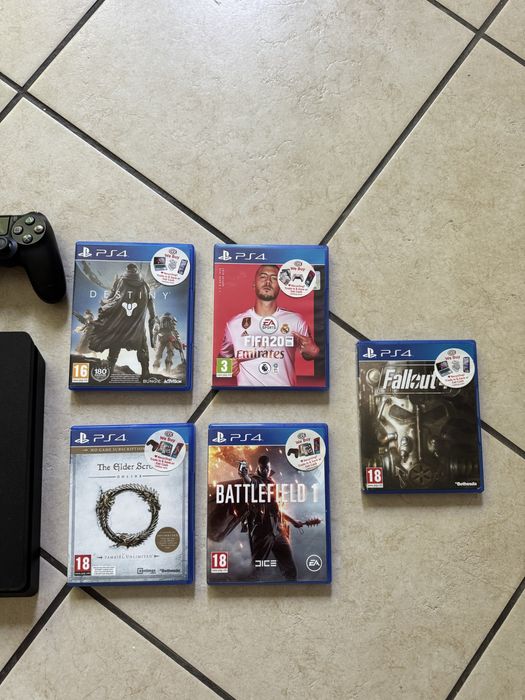 Playstation 4 ps4 de 500gb si 5 jocuri