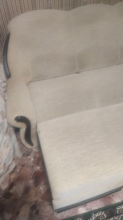 Продам диван угловой+ 1 кресло