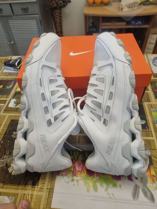 Vînd NIKE REAX 47,5 noi