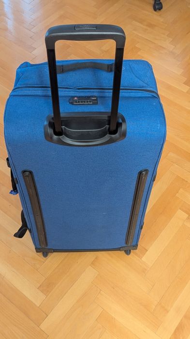 Голям куфар Eastpak 78 см – отличен, лек, здрав