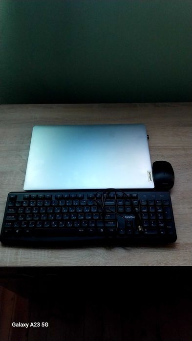 Лаптоп Lenovo в запазено състояние
