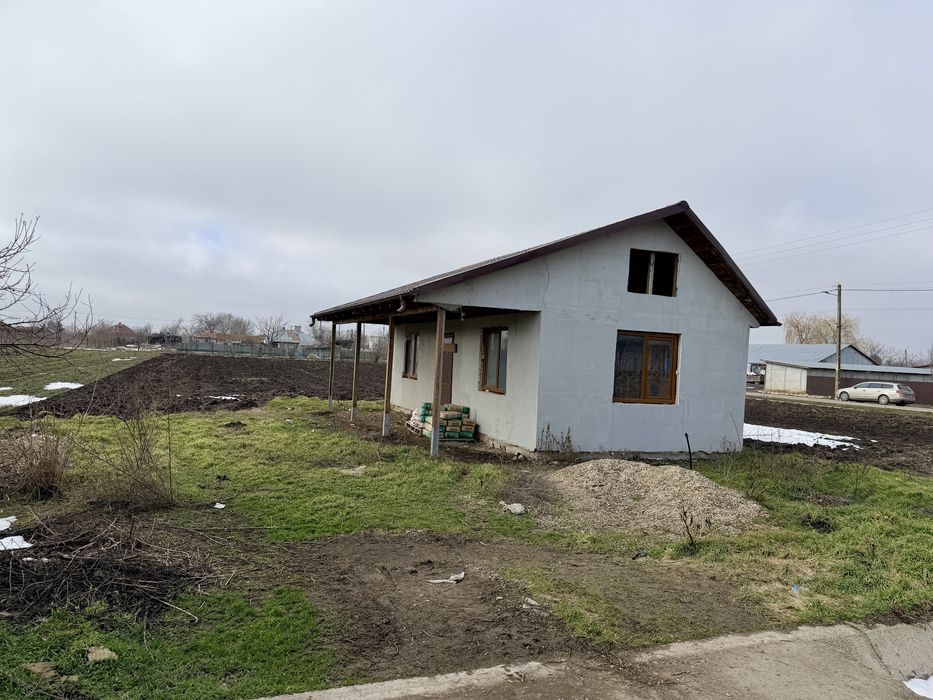 Teren intravilan +casă