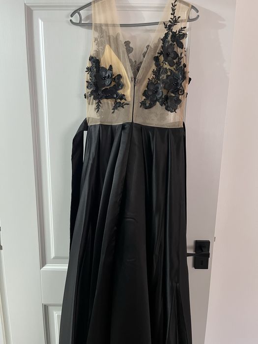 Rochie neagra de nașă