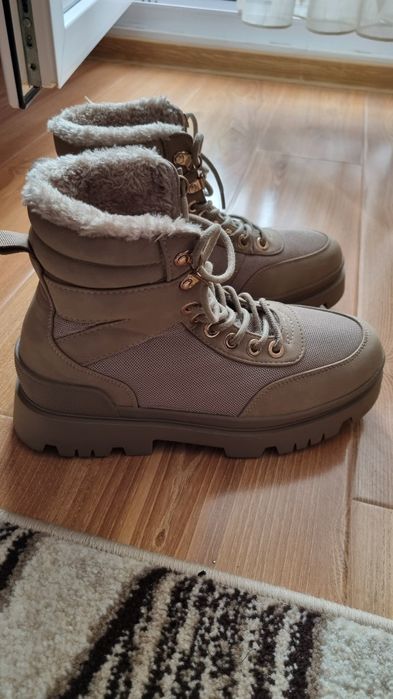 Ghete îmblănite Sinsay