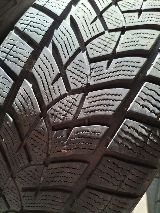 2 Anvelope de iarnă 235 55 r18 Goodyear