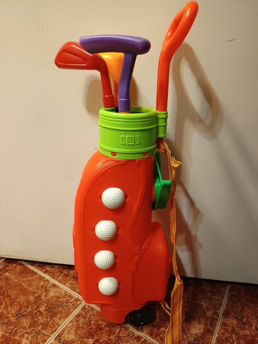 Продавам играчи за момиче и момче