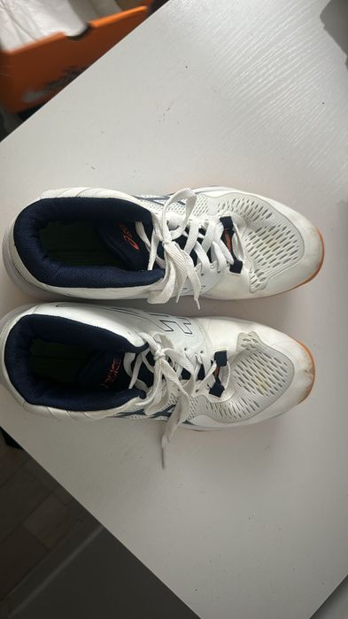 Волейбольные кроссовки