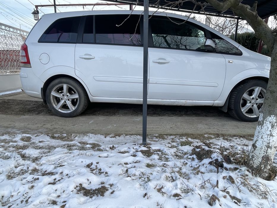 Opel Zafira 2009 – 1.7 CDTI – 7 locuri – Ideală pentru familie