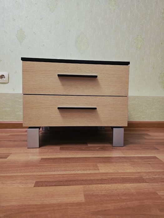 Прикроватные тумбочки