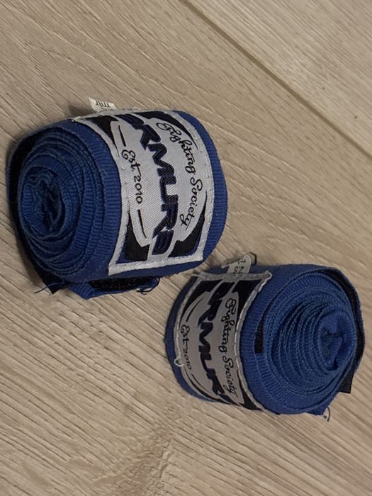 Mănuși de box Armura 10 OZ + feșe de box  2.5m Armura + tibiere Armura