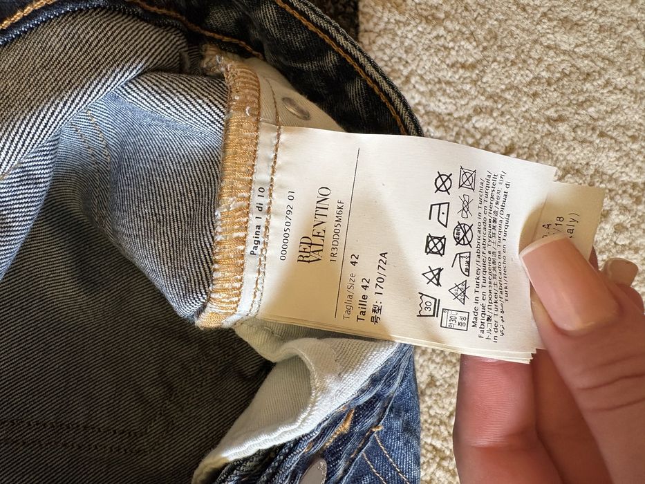 Blugi RED Valentino originali – croială dreaptă, stil casual-chic