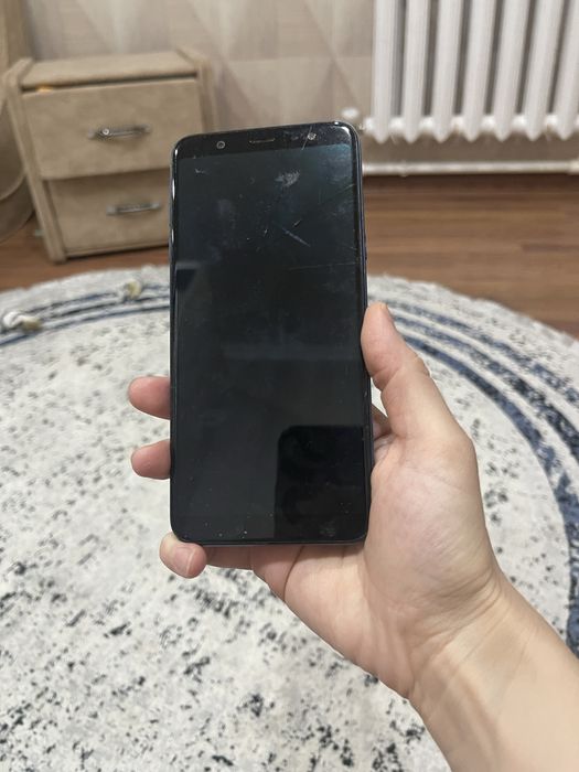 Телефон Самсунг.