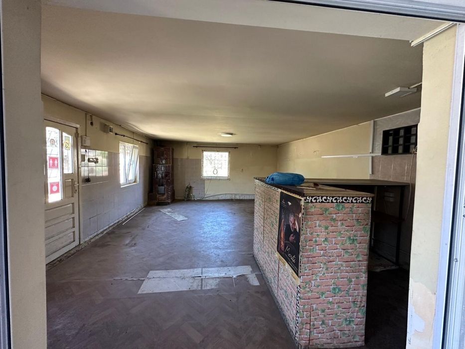 Spatiu comercial+teren