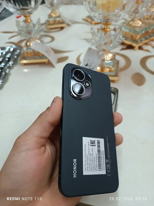 Honor 400  5g holati ideal