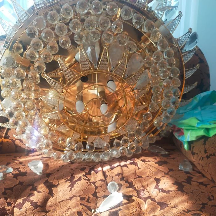 Люстра круглая..