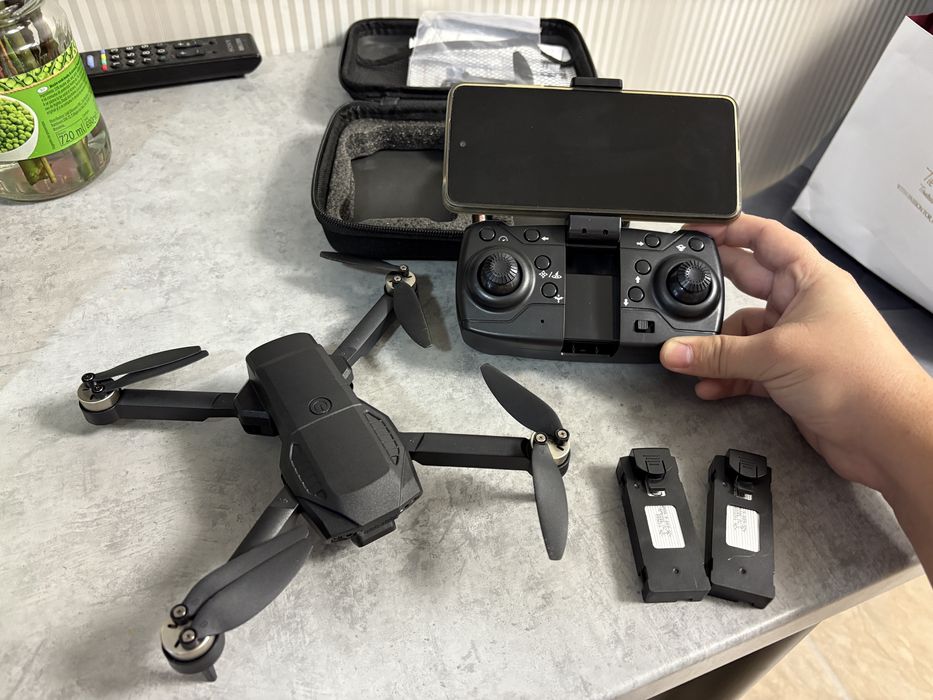 Drona cu camera + 3 baterii (acumulatori)