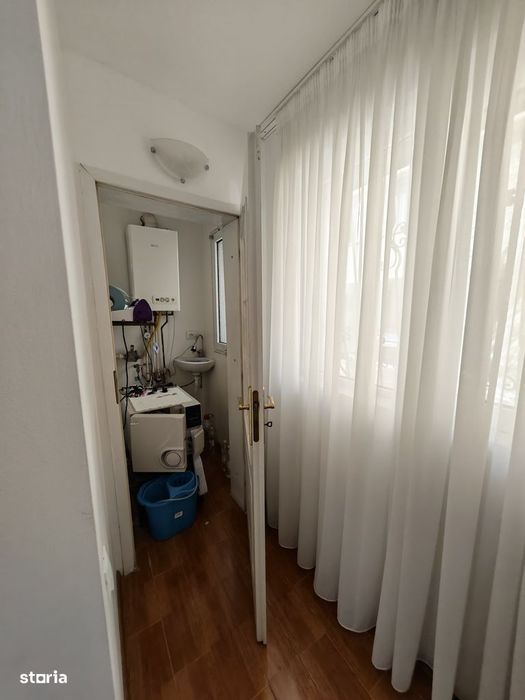 spaţiu ideal clinică/salon/parter,acces stradal adliacent Decebal.