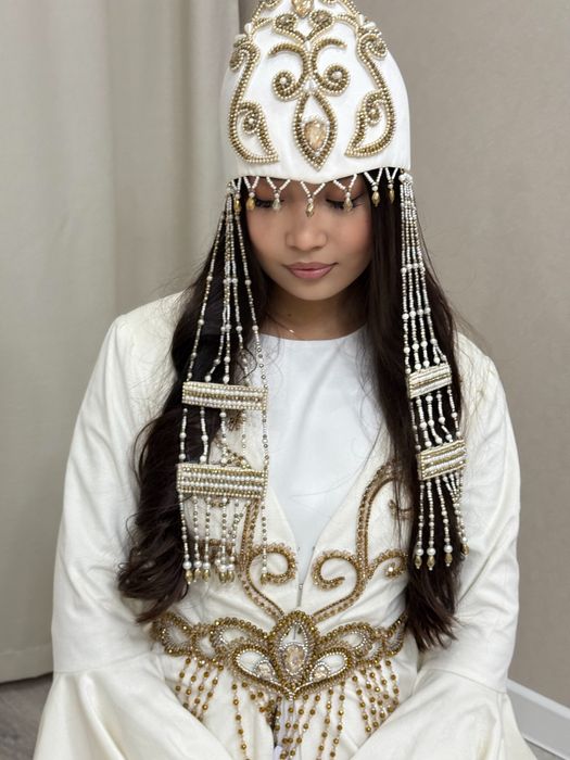 Платье на узату девушки