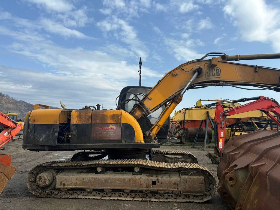 Dezmembrez excavator pe senile JCB JS 200-Piese de schimb JCB