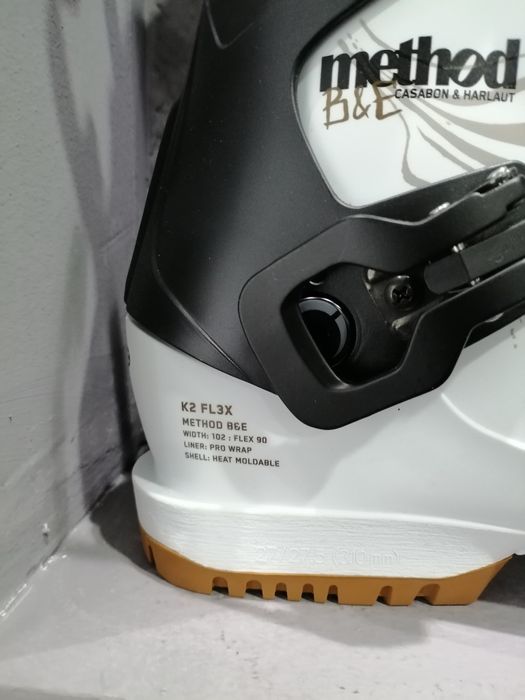 Clapari schiuri ski freestyle /freeride K2 Method B&E Nou! Marime 27.5