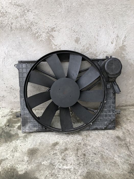 Запчасти на W220 мерседес