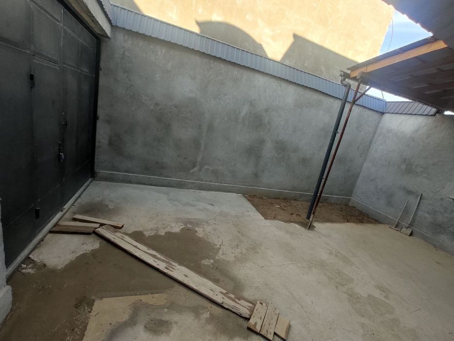 Уй сотилади 140.000$