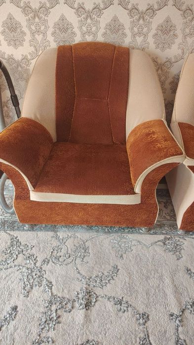 Devan va 2 ta kreslo sotiladi. Деван кресло