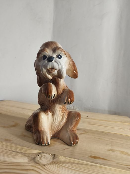 Vând bibelou ceramica catel