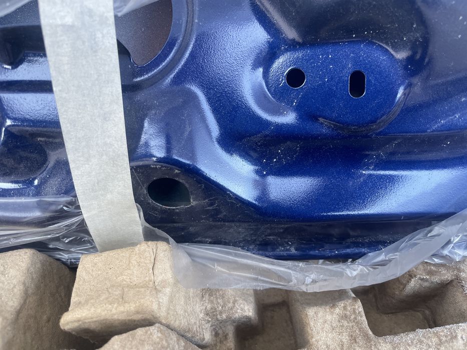 Hayon Tesla 3 vopsit albastru