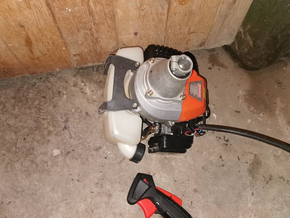 Бензинова косачка