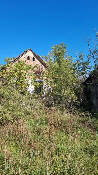 Vând salaș in comuna Sichevita