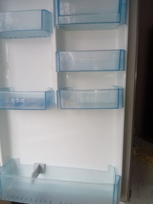 Холодильник.   LG