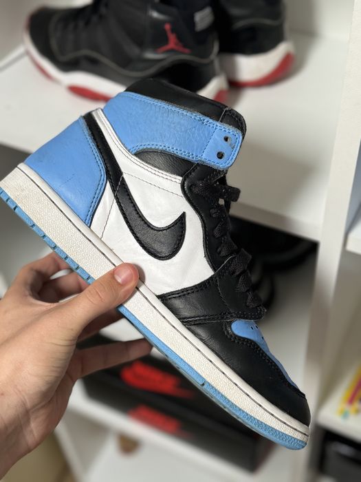 jordan 1 UNC toe