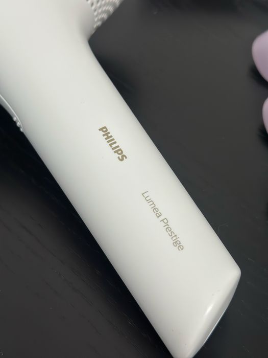 Epilator IPL Philips Lumea Seria 8000 BRI947/00