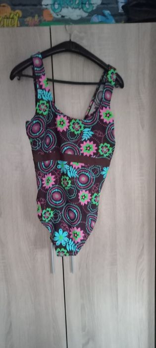 Нов бански за дама