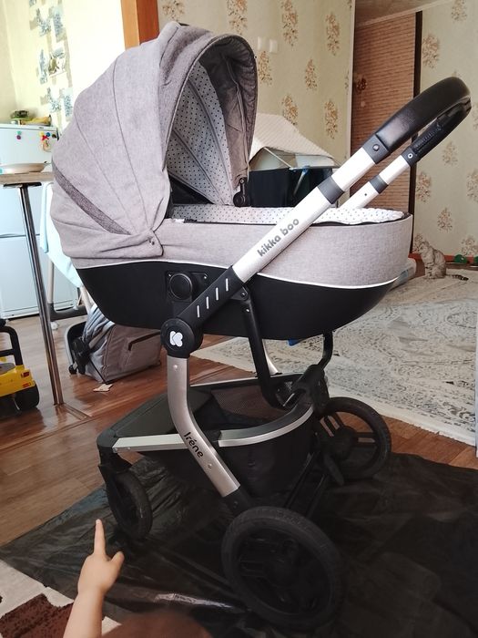 Продам коляску 3 в 1 kikka boo
