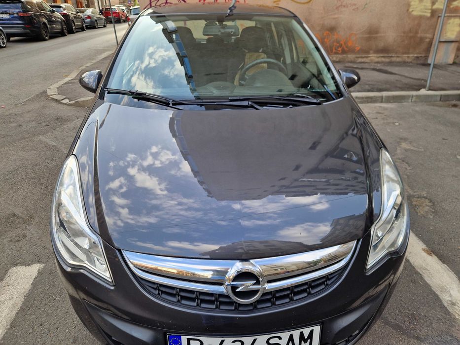 Opel Corsa,  Km.94100   luată de nouă