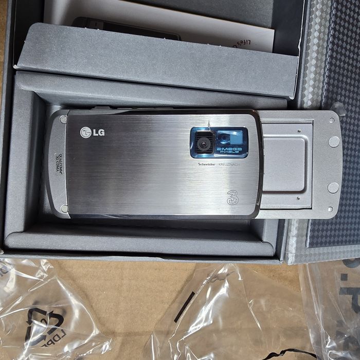 Vând LG Shine (KE970) – NOU, sigilat, în cutie originală