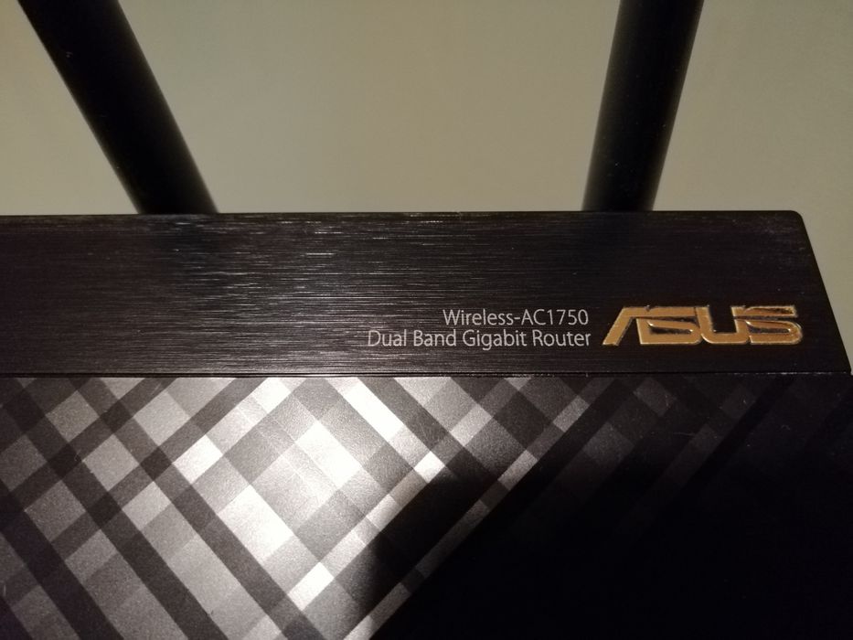 Безжичен рутер ASUS RT-AC66U