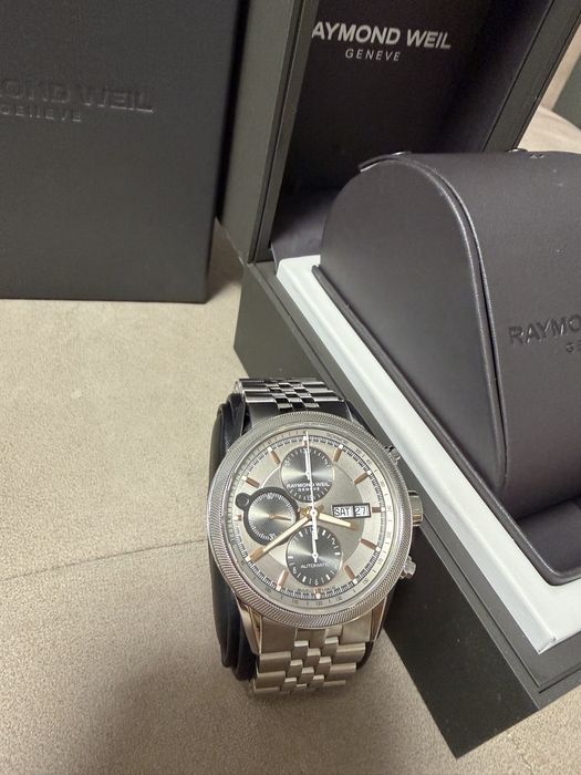 Часовник Raymond Weil