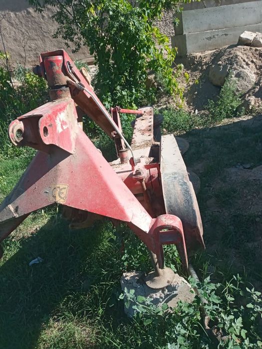 Traktor va kosilka sotiladi