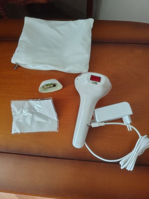 Epilator IPL Phillips Lumea Serie 8000 BRI945/00