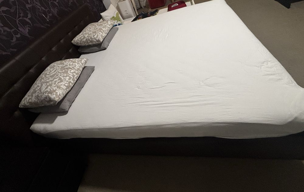 Pat tapitat - 180 cm cu lada de depozitare