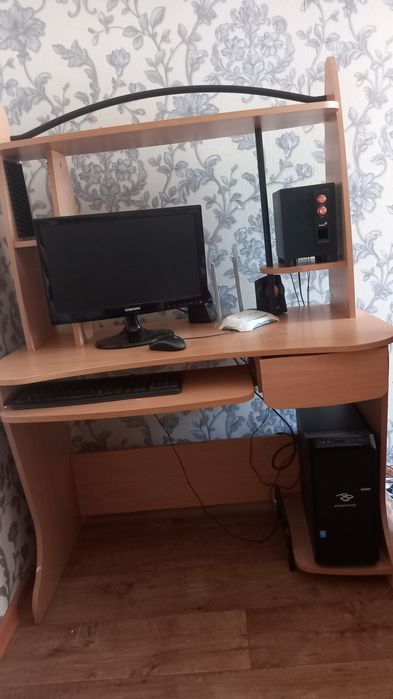 Продам камод и столик компьютерный