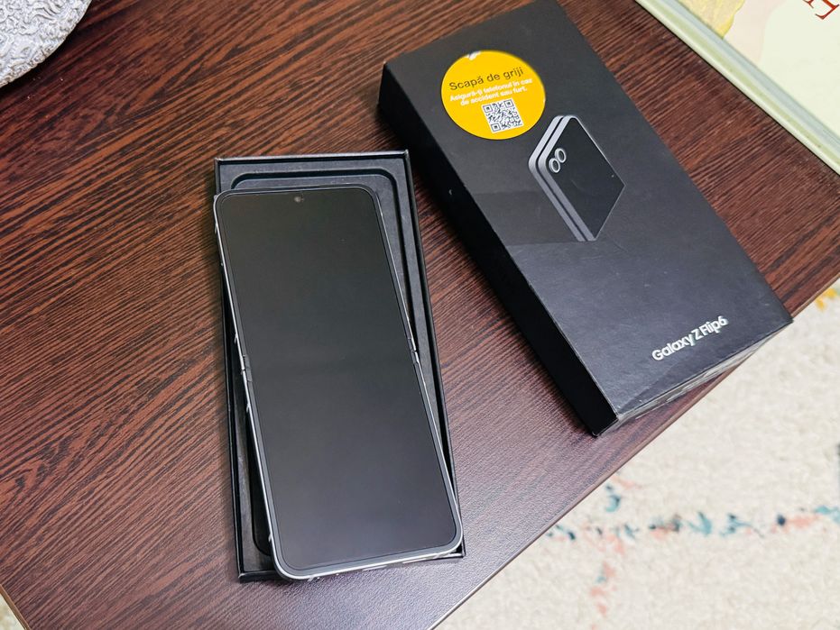 Samsung Flip 6 silver Nou