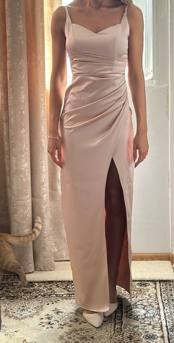 Официална рокля