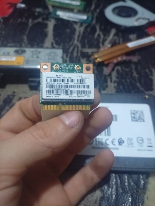 Vând piese de laptop nu vine prin courier venit la poarta