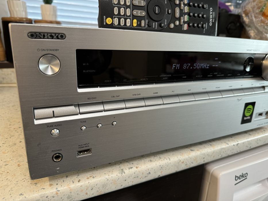 Onkyo TX-NR636 Bluetooth Wi-Fi