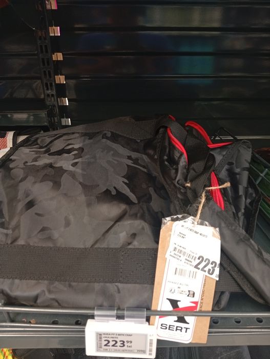 Vând husa pt undițe cu mulineta noua