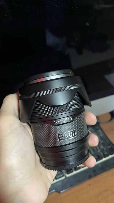 Объектив SIRUI 16mm 1.2 для Sony